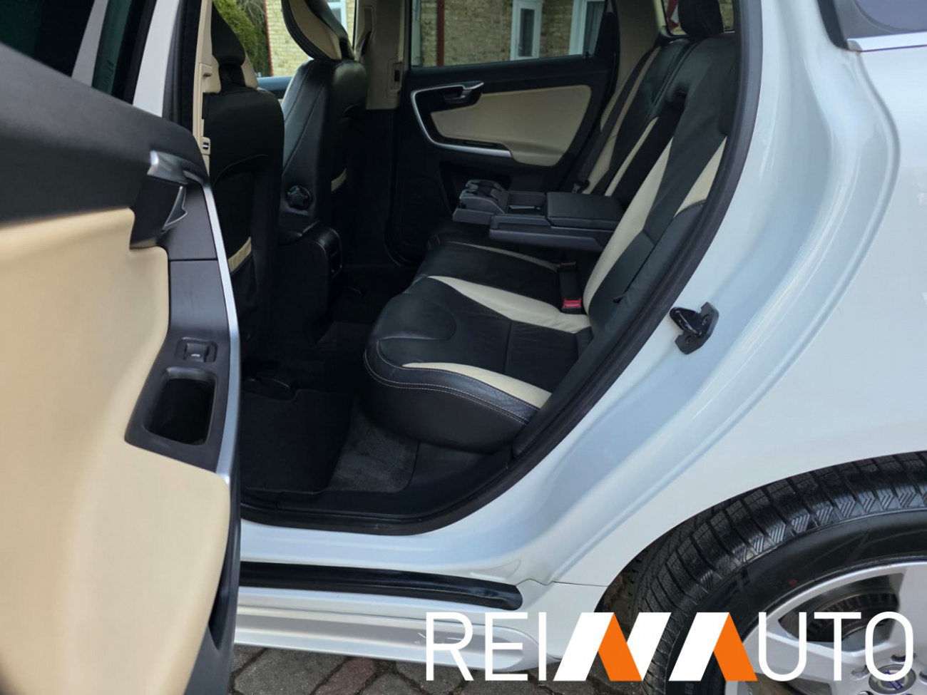 Volvo XC60 R-Design DRIVe