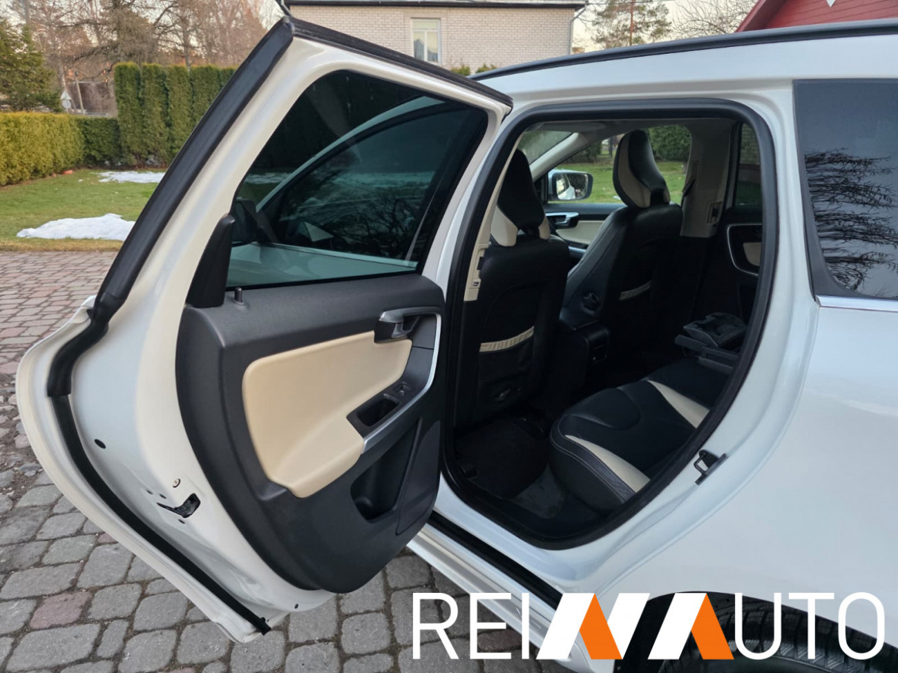 Volvo XC60 R-Design DRIVe