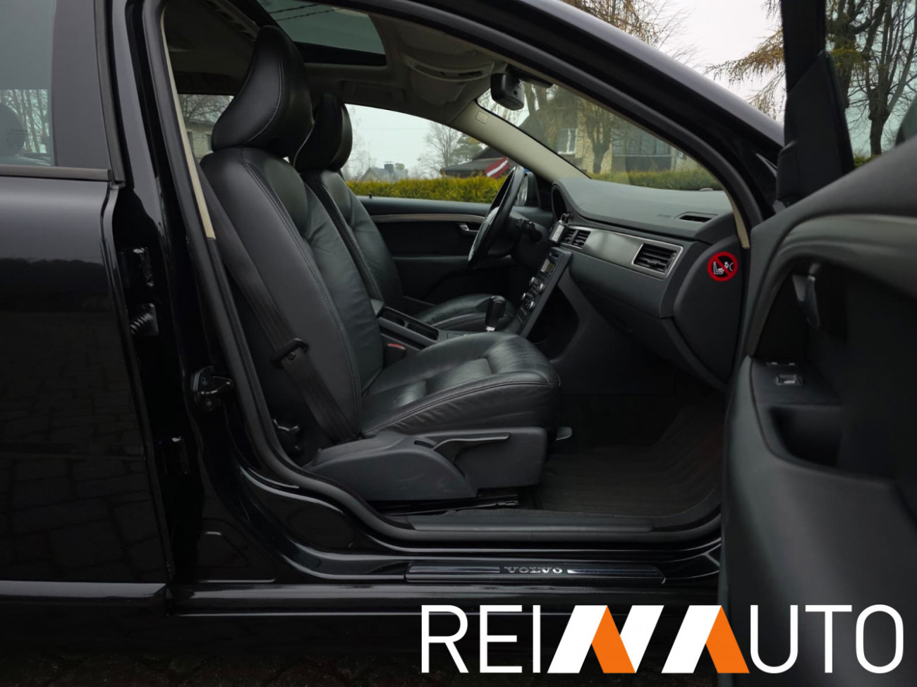 Volvo V70 Momentum D5