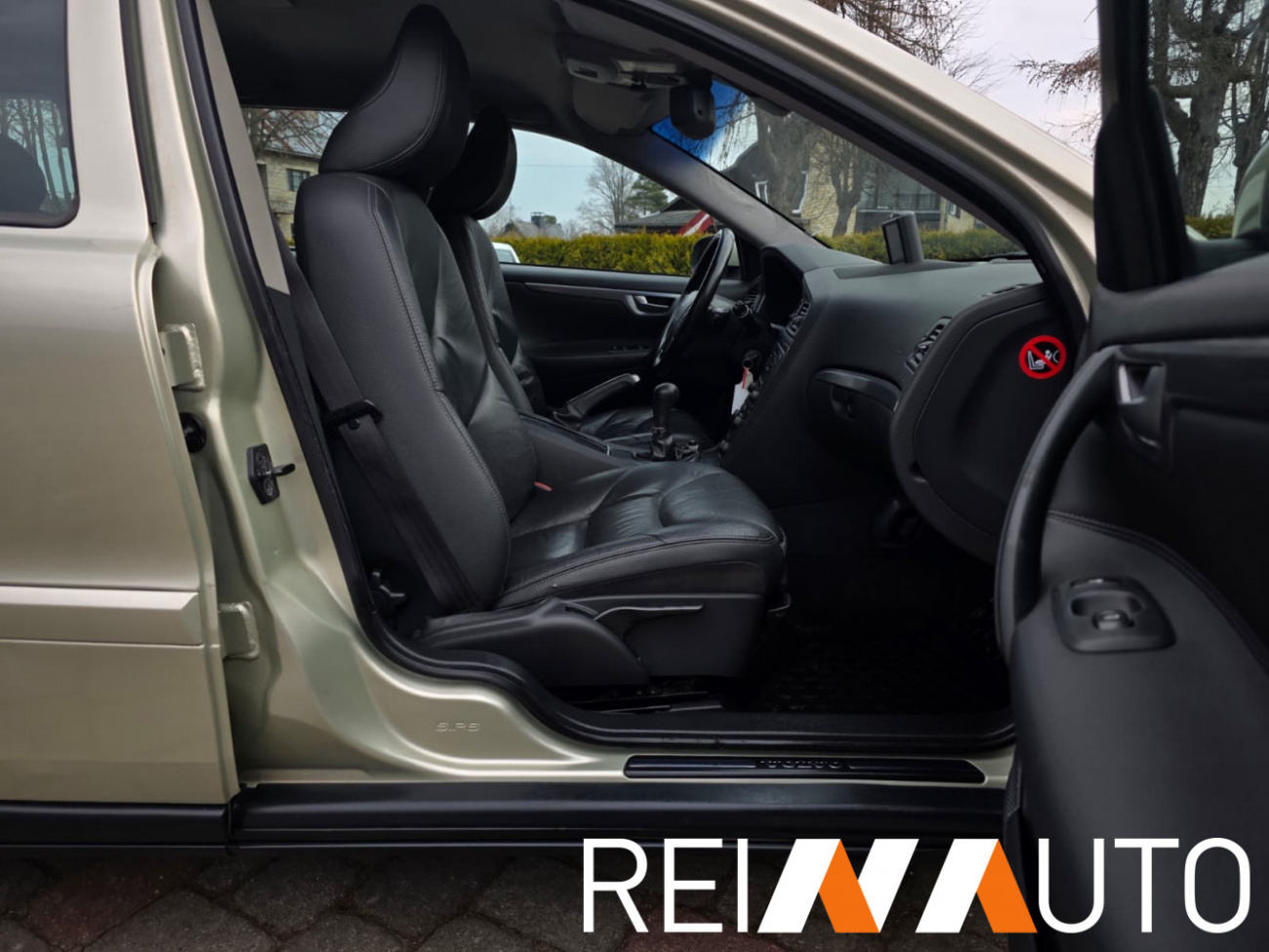 Volvo V70 Willow Green