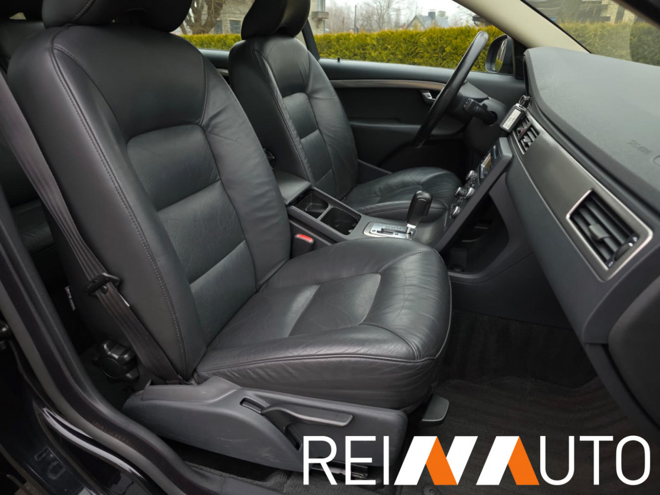 Volvo V70 Momentum D5