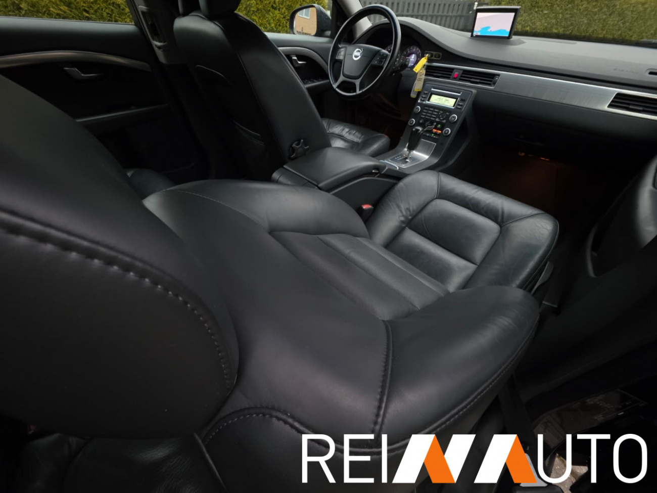 Volvo V70 Momentum D5