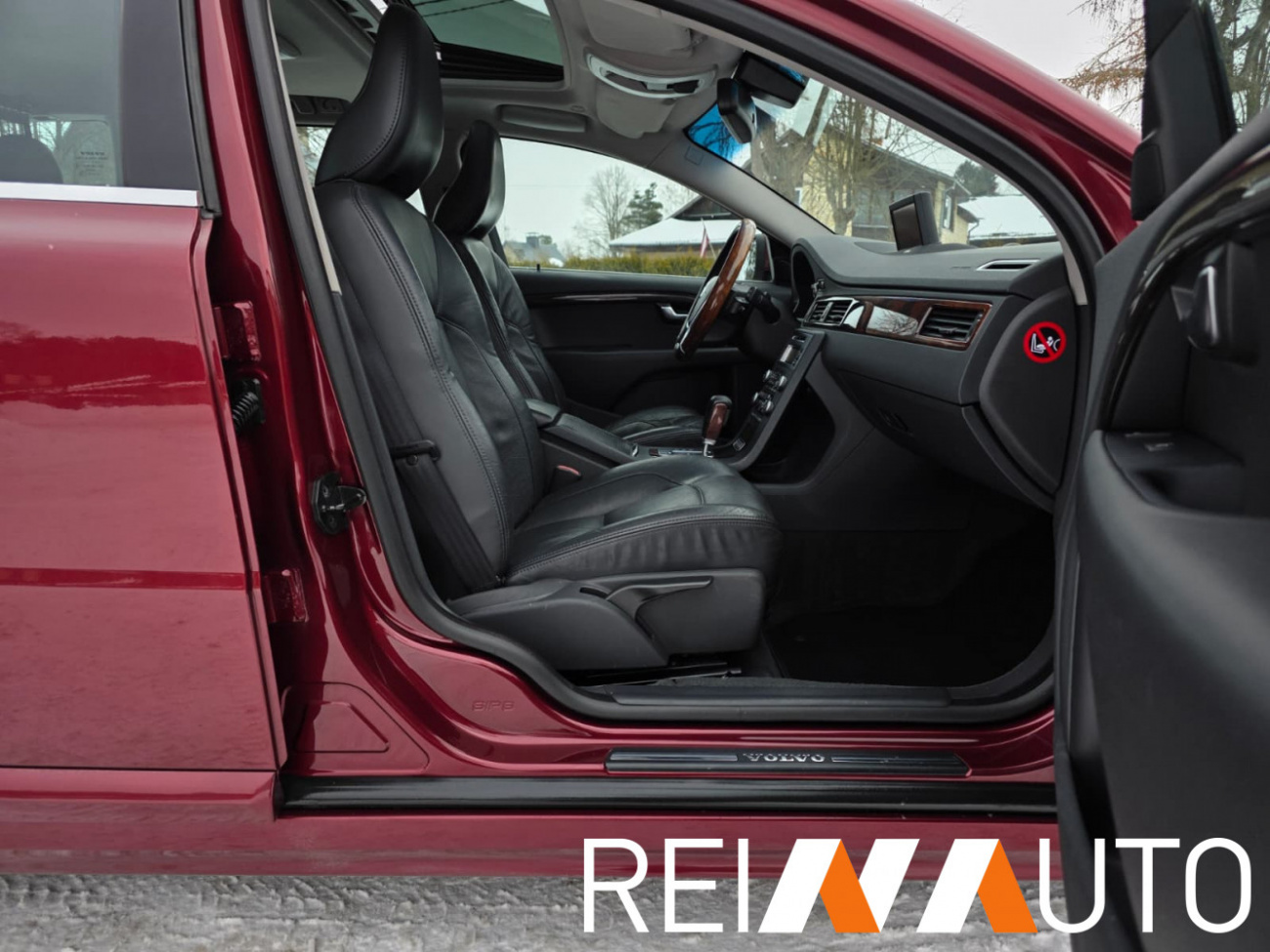 Volvo V70 Summum Cherry