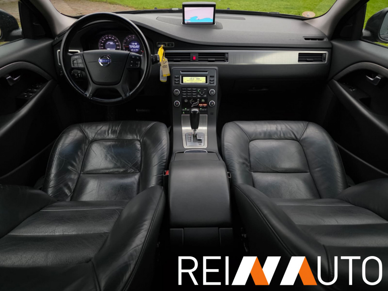 Volvo V70 Momentum D5