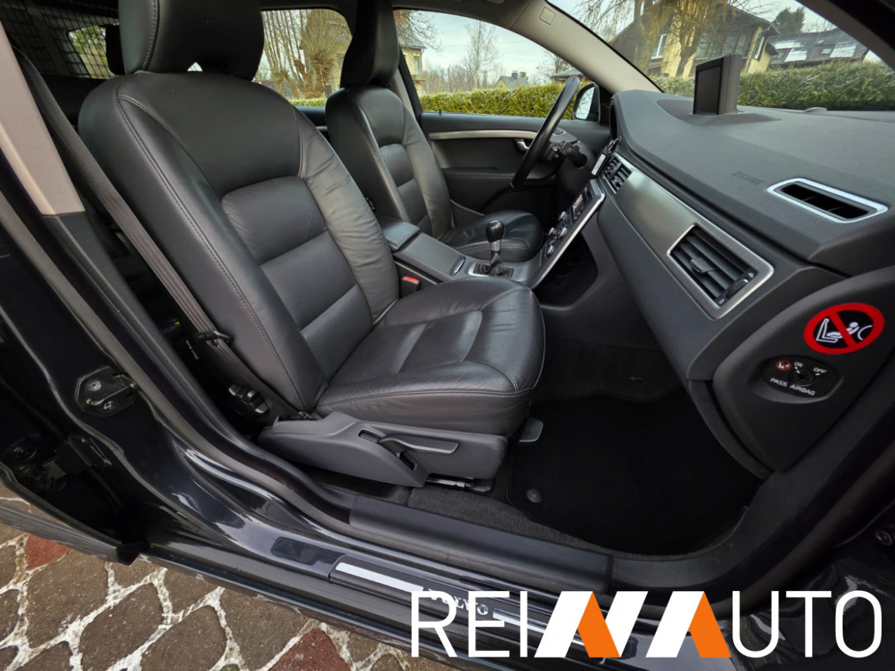 Volvo V70 Momentum D3