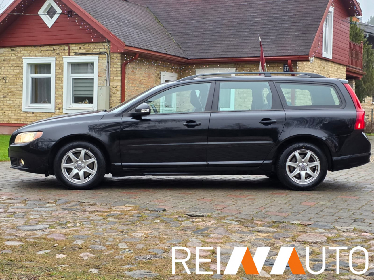 Volvo V70 Momentum D5