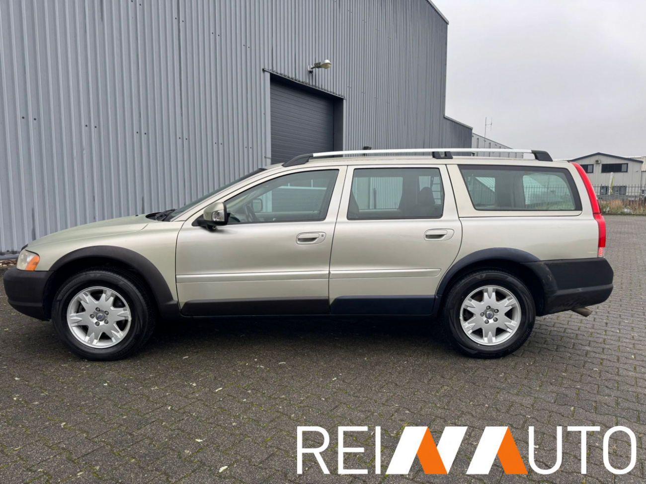 Volvo Xc70 Summum Gold