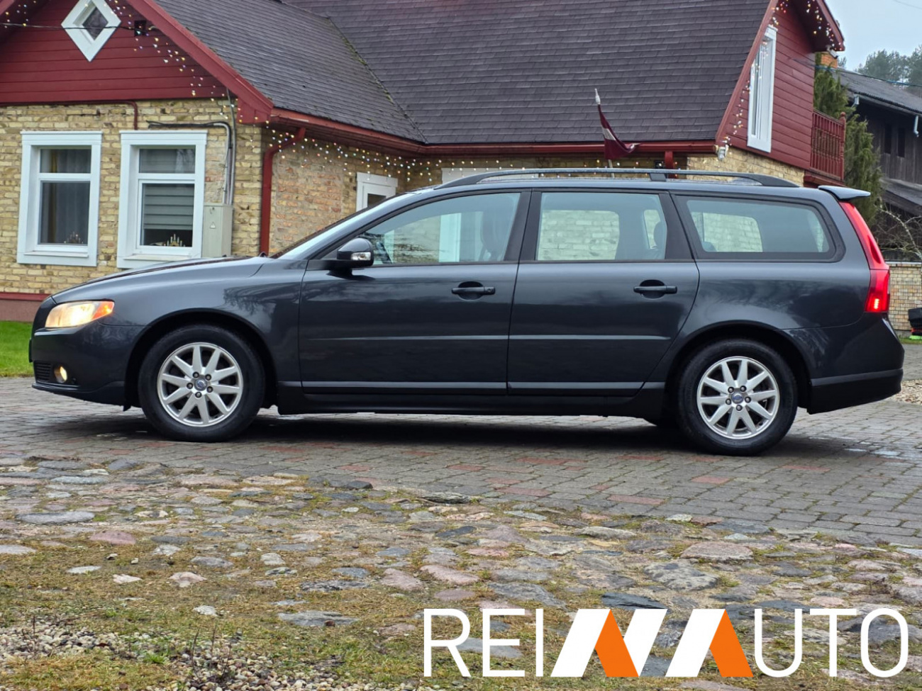 Volvo V70 Momentum D5