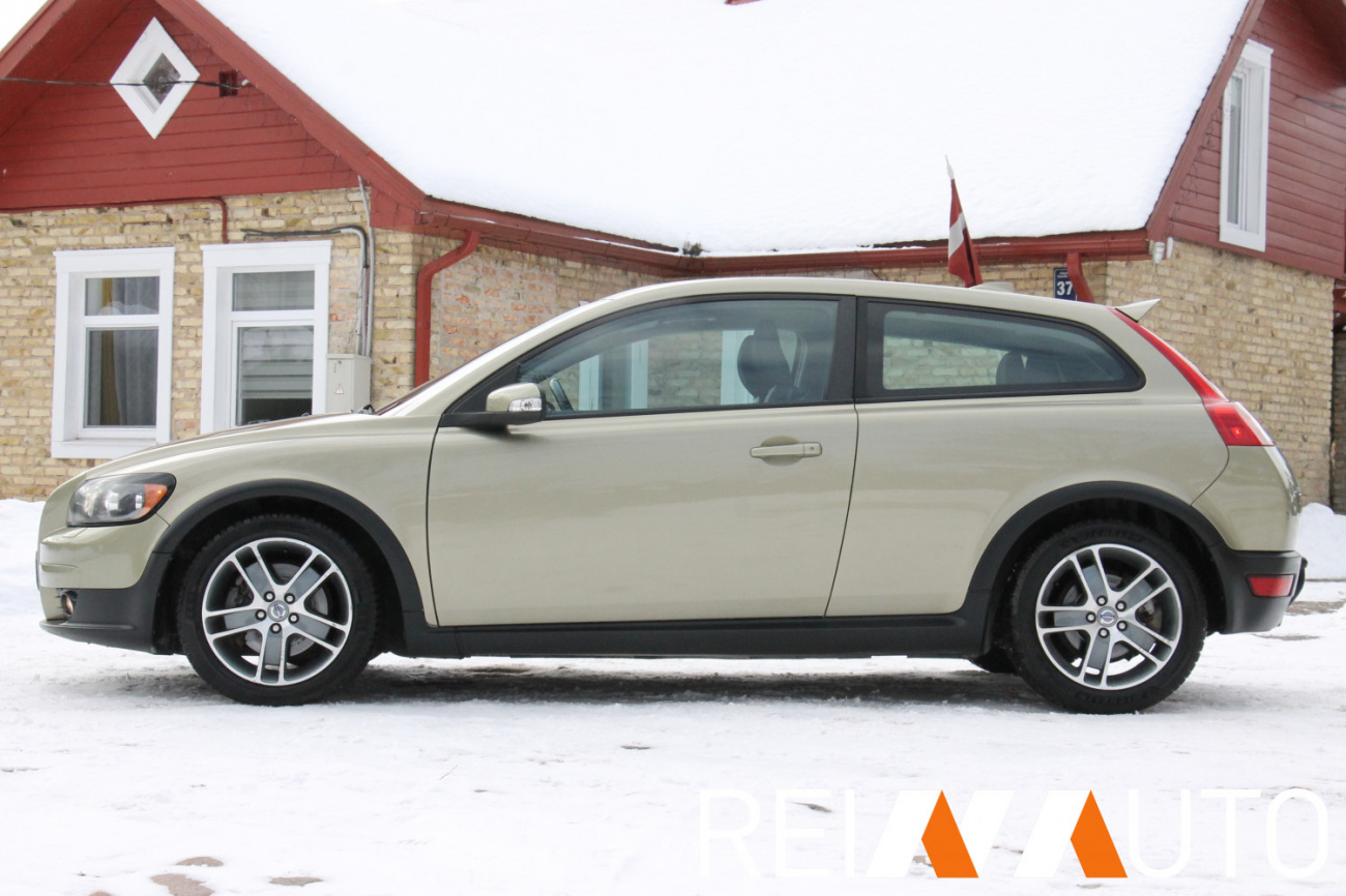 Volvo C30 Willow Green