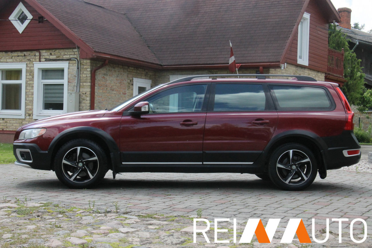 Volvo XC70 Cherry