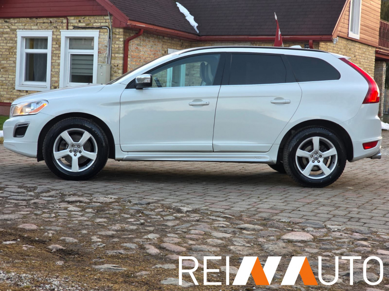 Volvo XC60 R-Design DRIVe