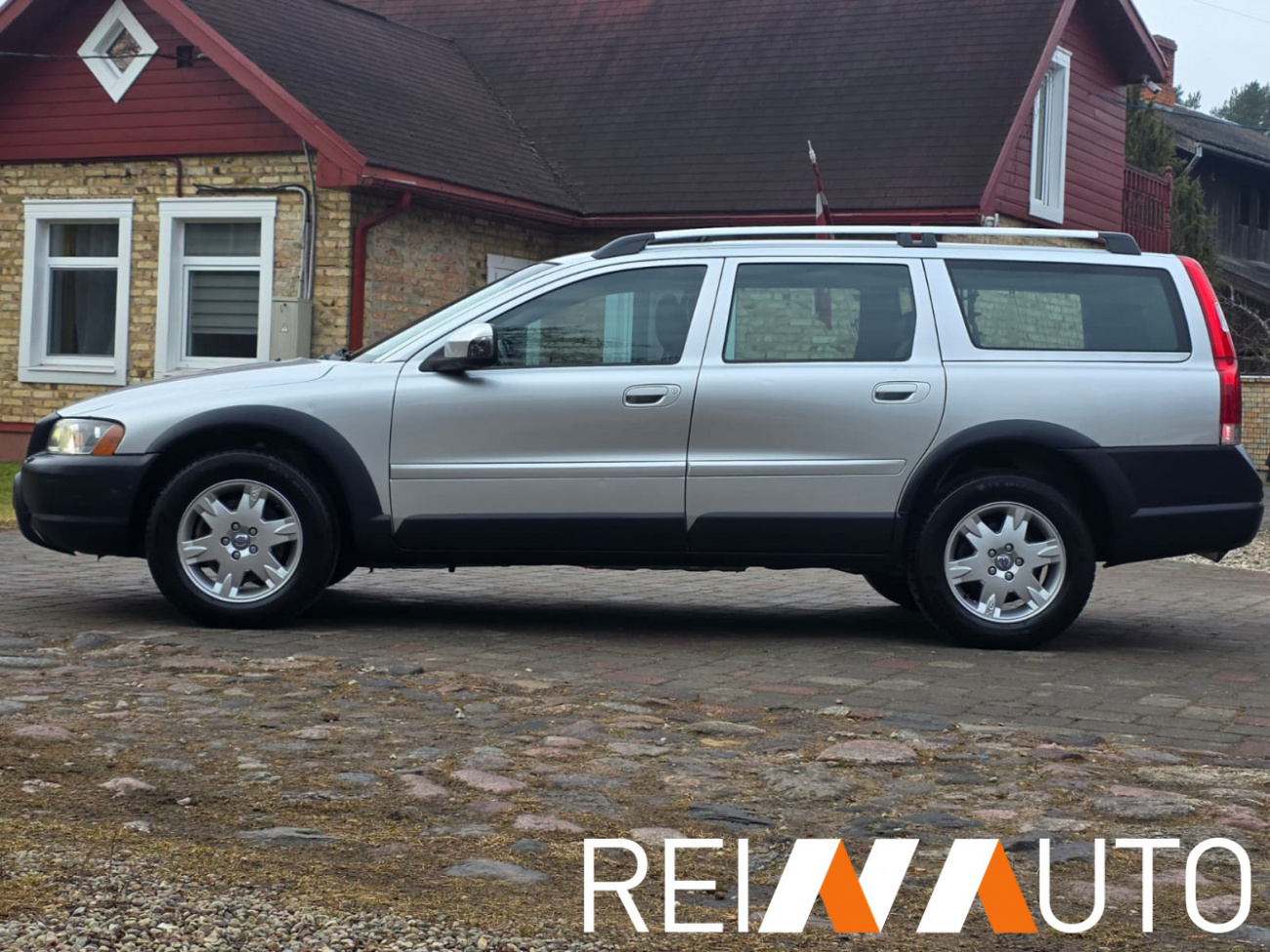 Volvo XC70 Momentum AWD