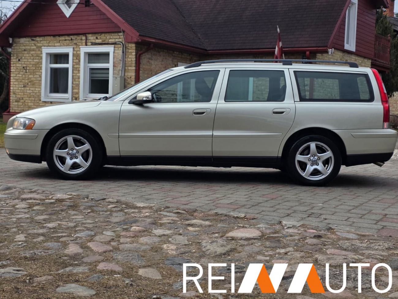 Volvo V70 Willow Green
