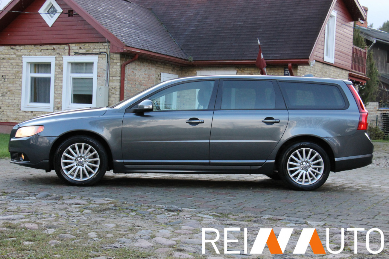 Volvo V70 D5 Momentum Aut