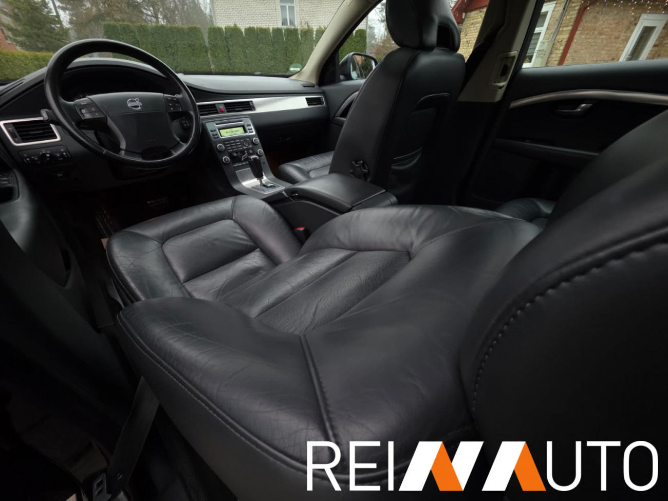 Volvo V70 Momentum D5