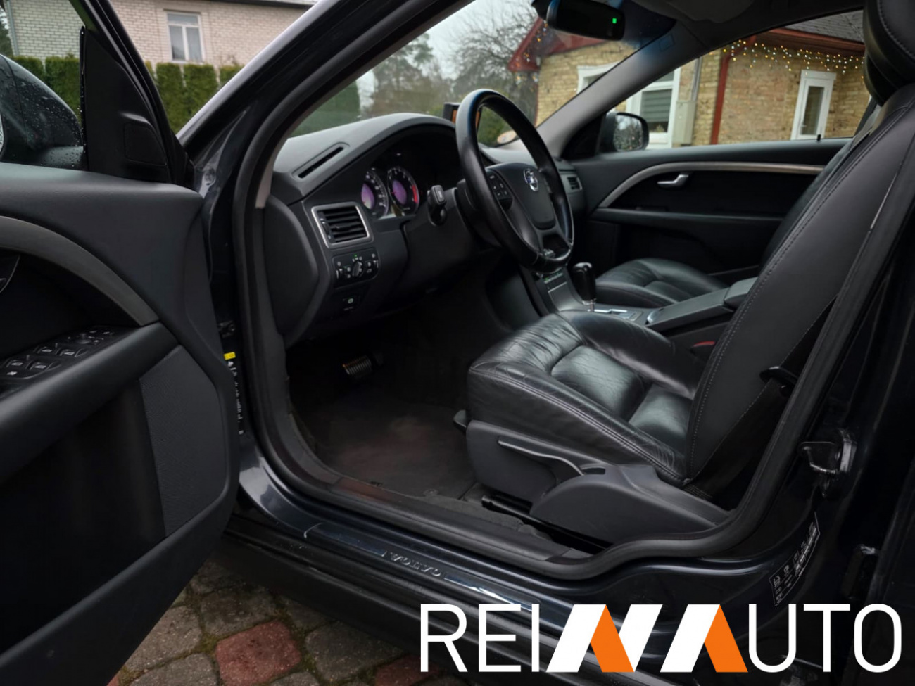 Volvo V70 Momentum D5