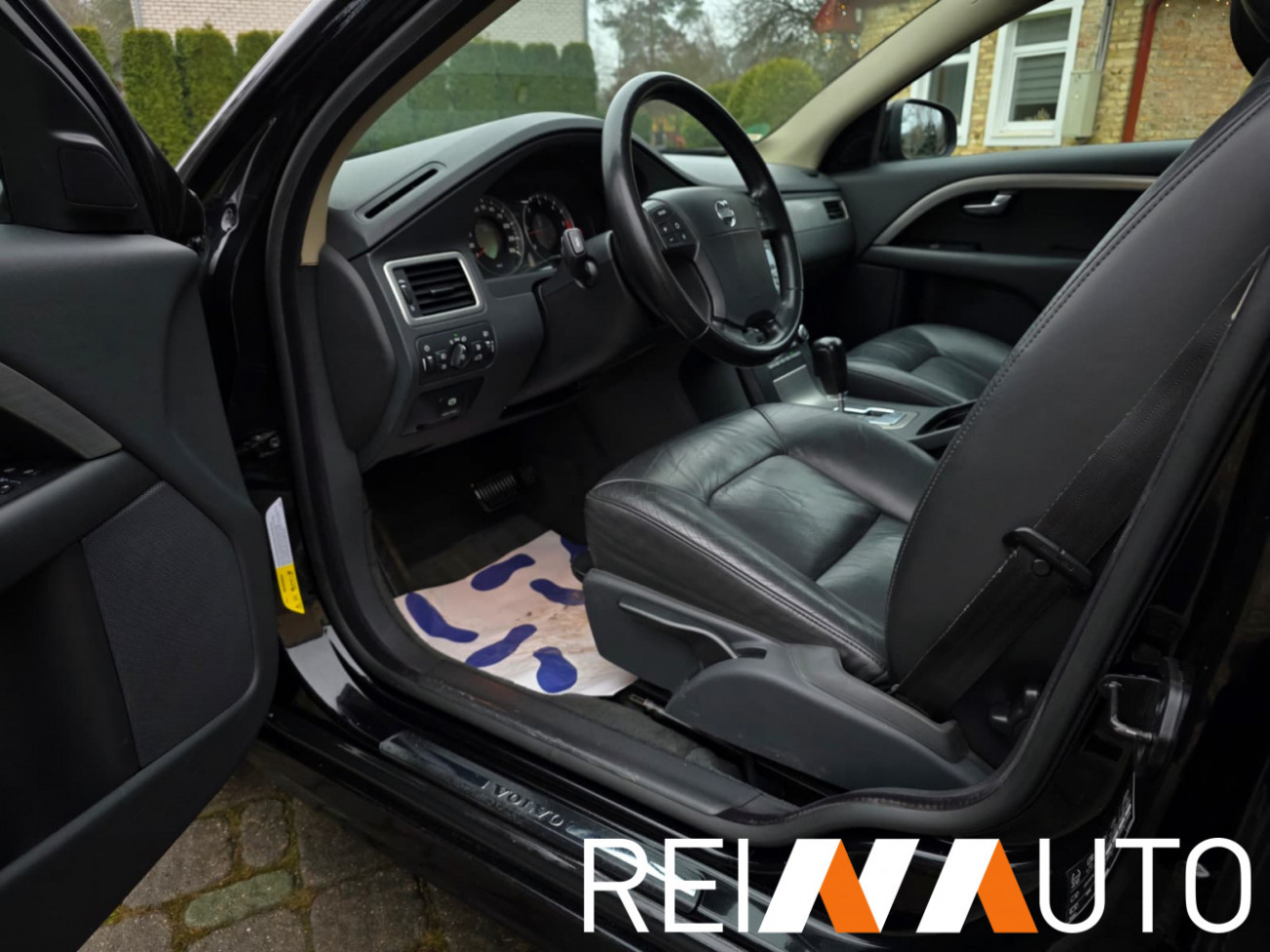 Volvo V70 Momentum D5