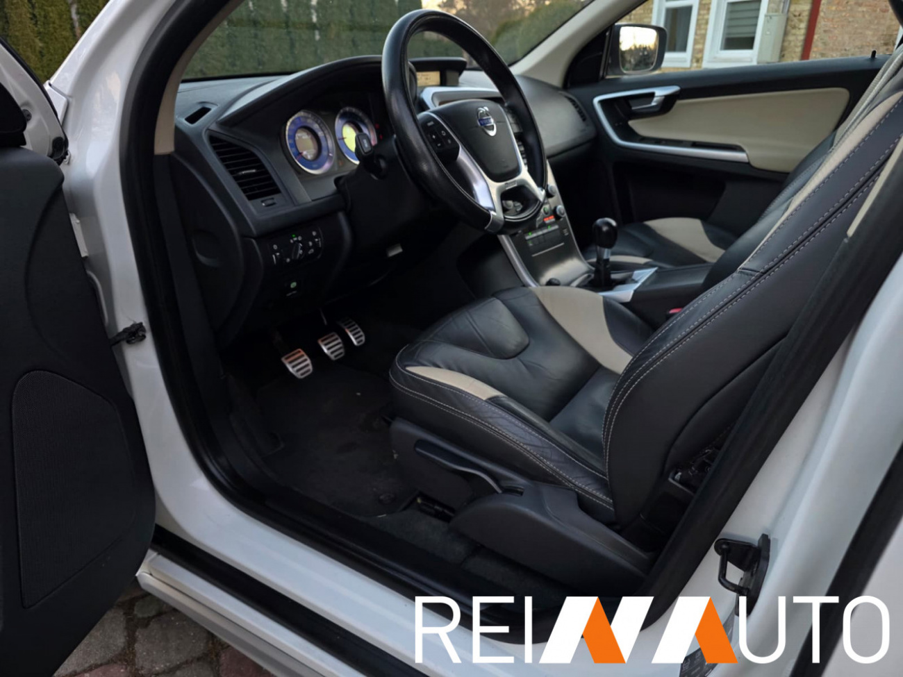 Volvo XC60 R-Design DRIVe