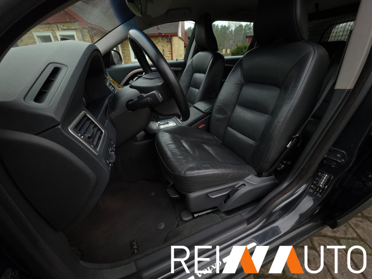 Volvo V70 Momentum D5