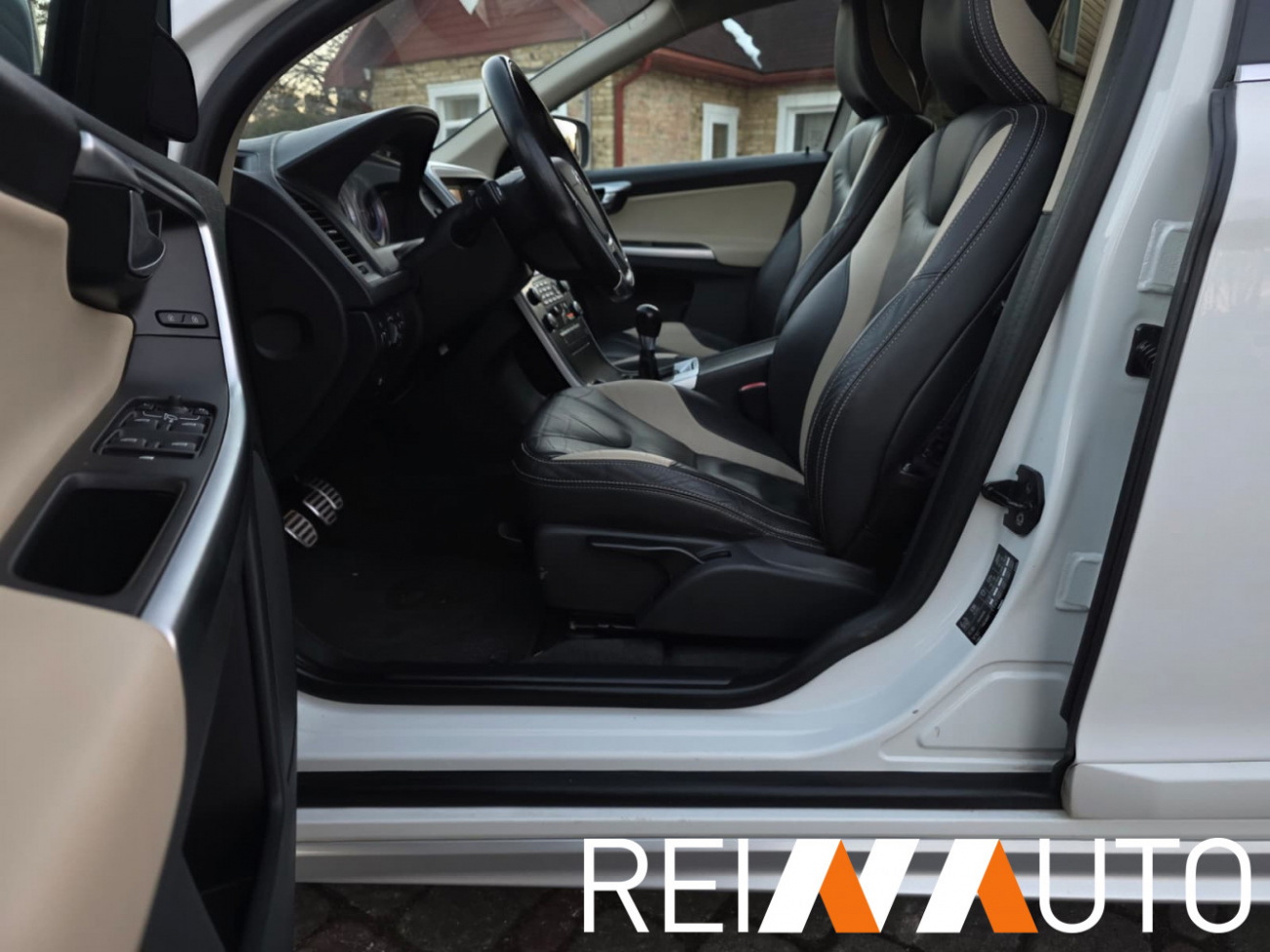 Volvo XC60 R-Design DRIVe