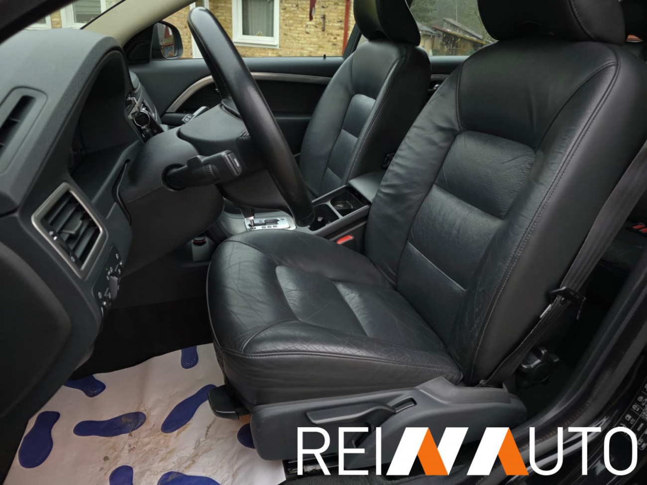 Volvo V70 Momentum D5