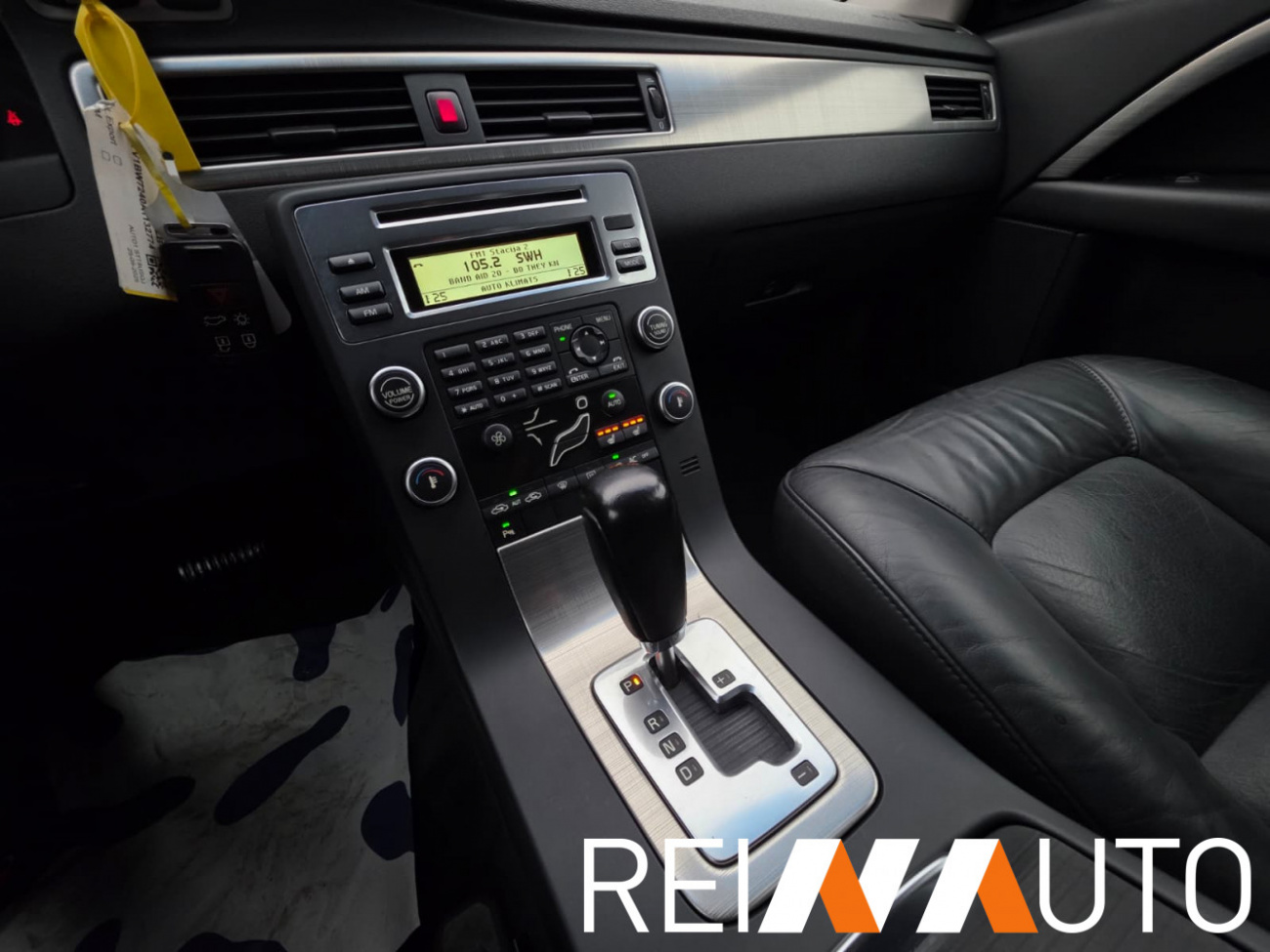 Volvo V70 Momentum D5