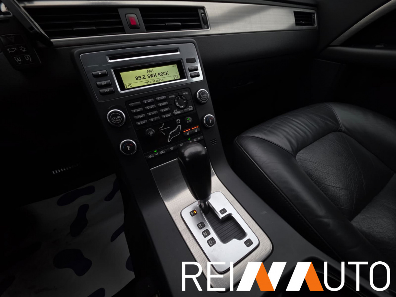 Volvo V70 Momentum D5