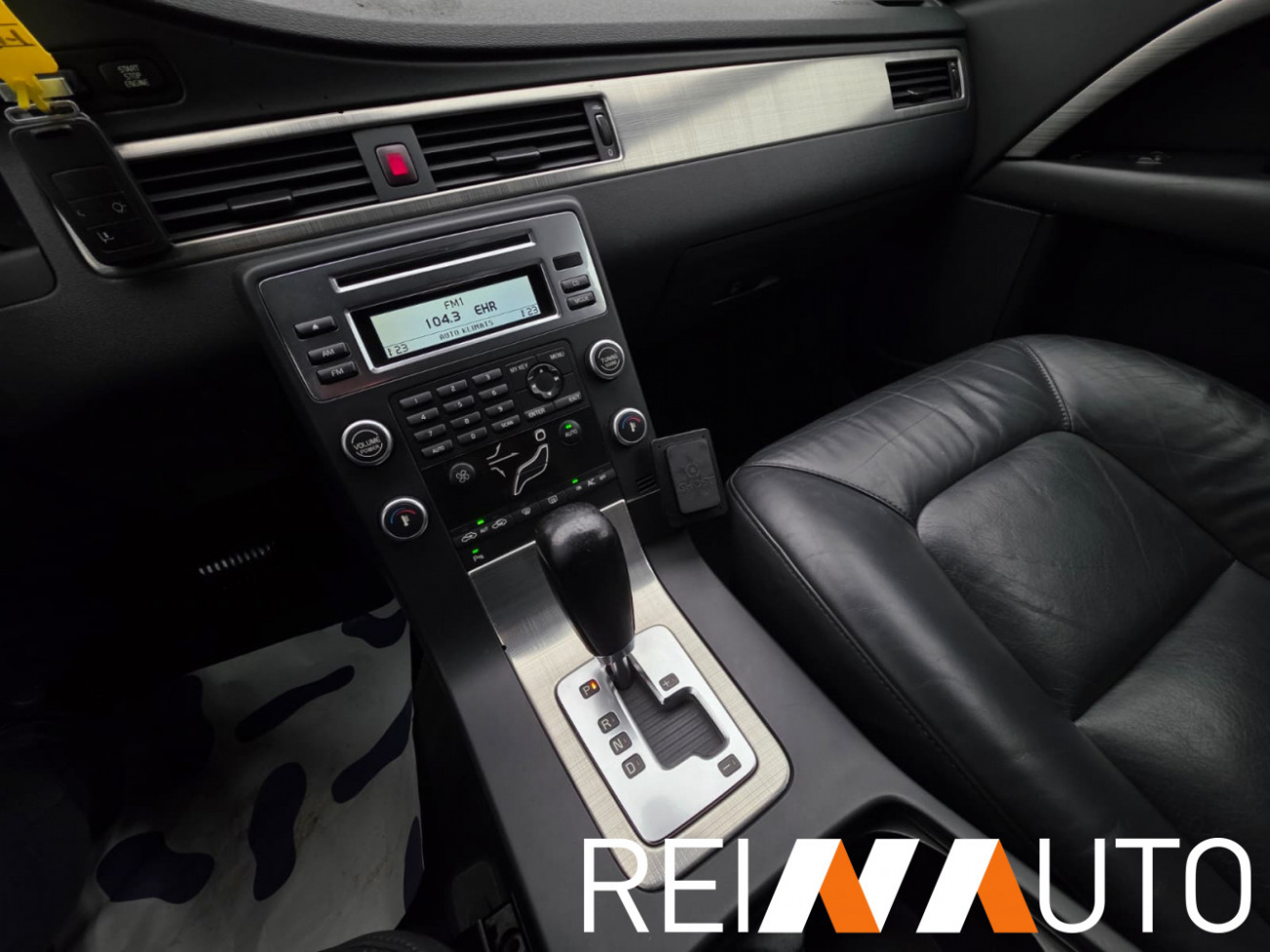 Volvo V70 Momentum Grijs