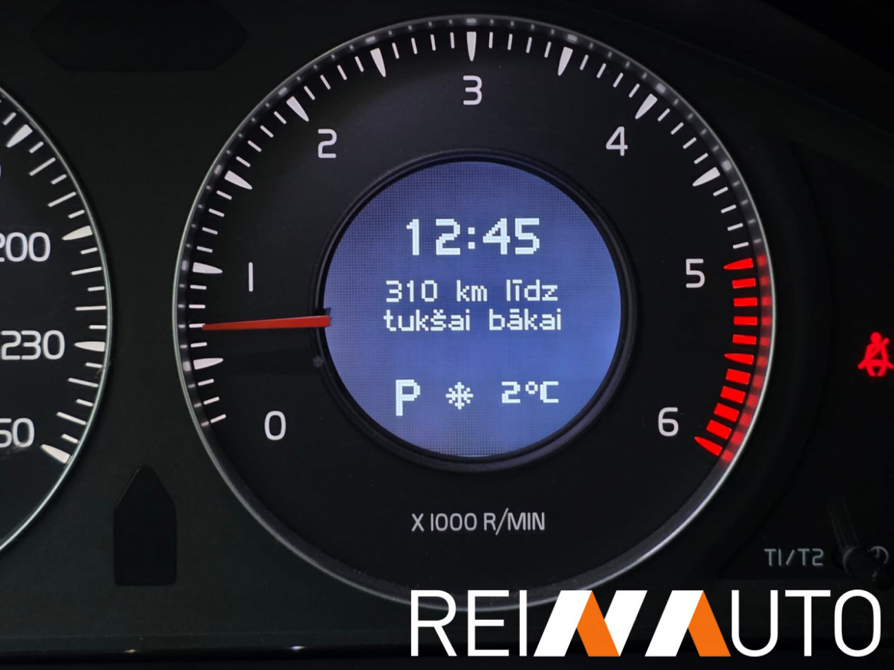 Volvo V70 Momentum D5