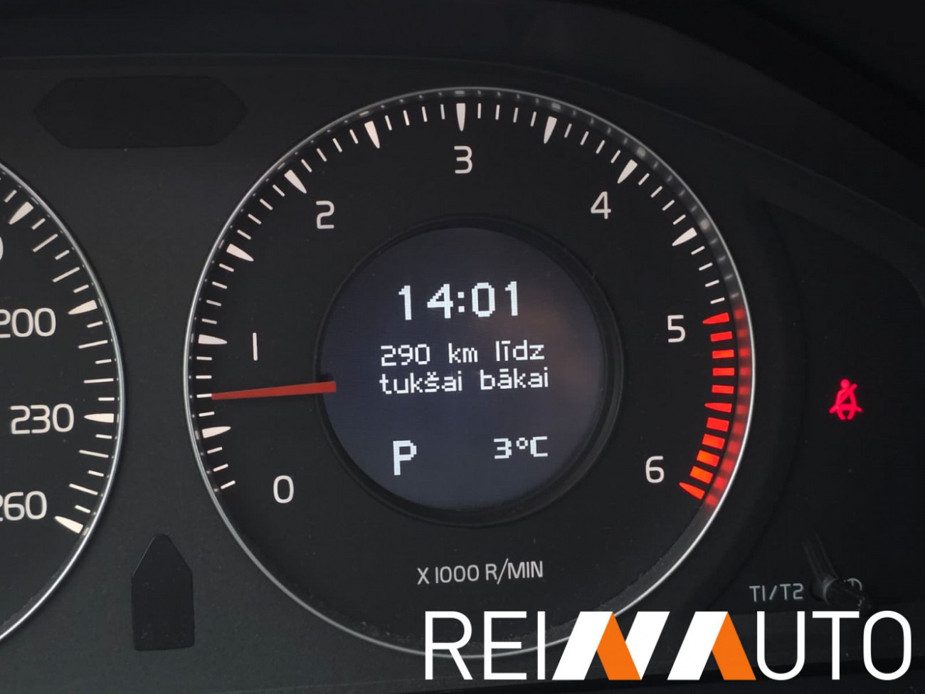 Volvo V70 Momentum D5