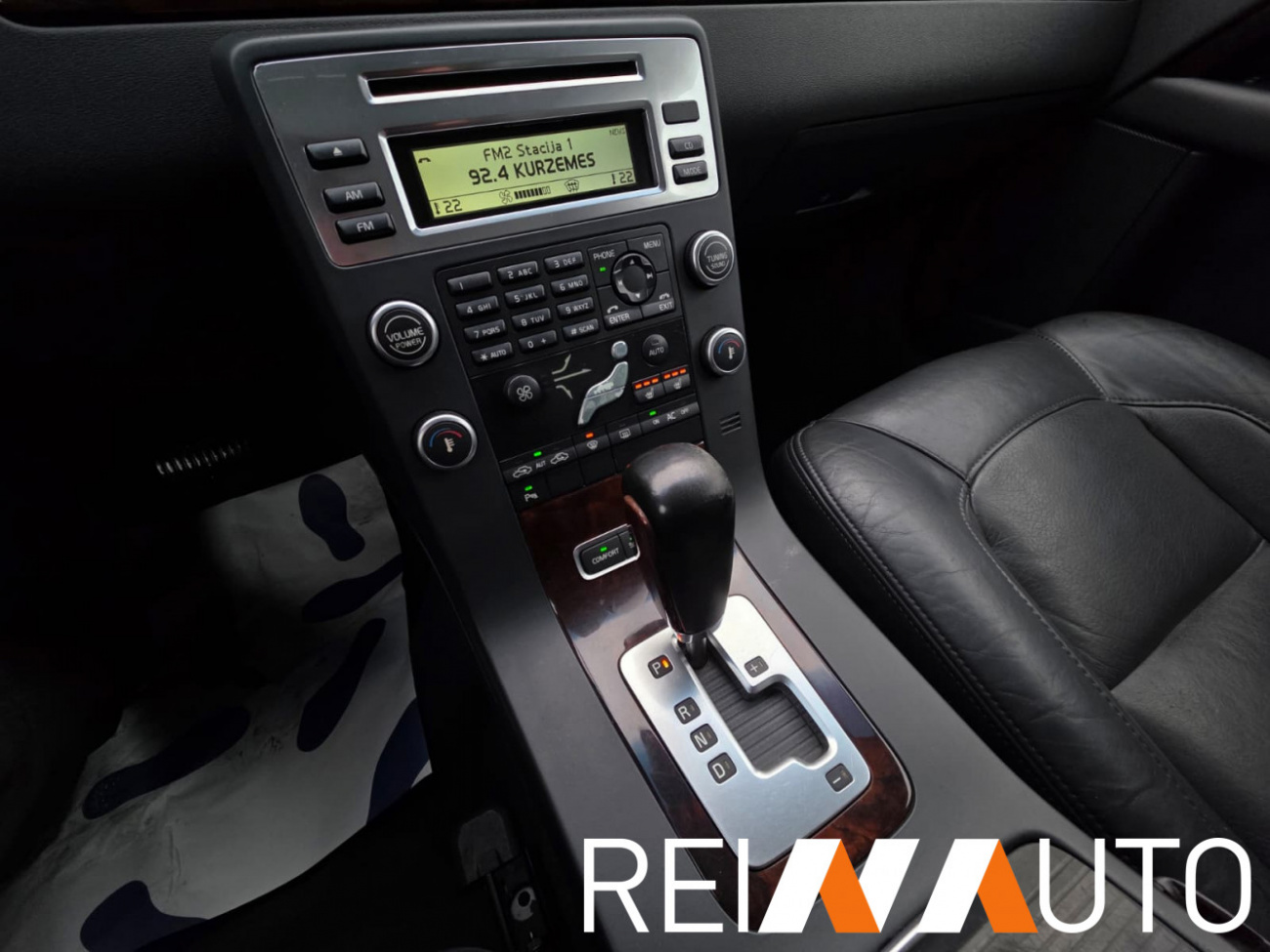 Volvo V70 Summum Cherry