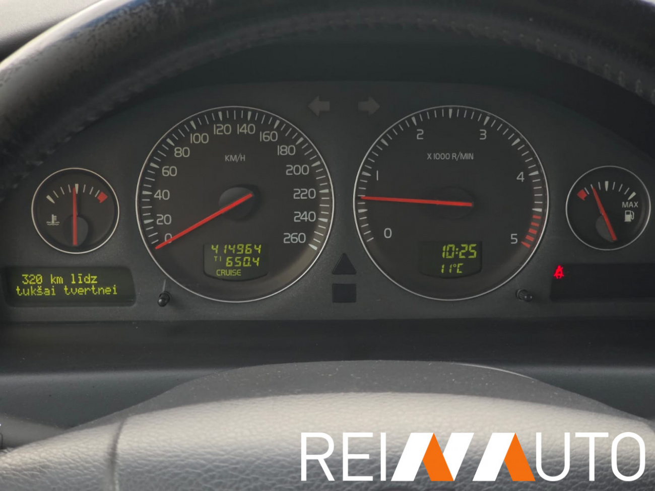 Volvo V70 Willow Green