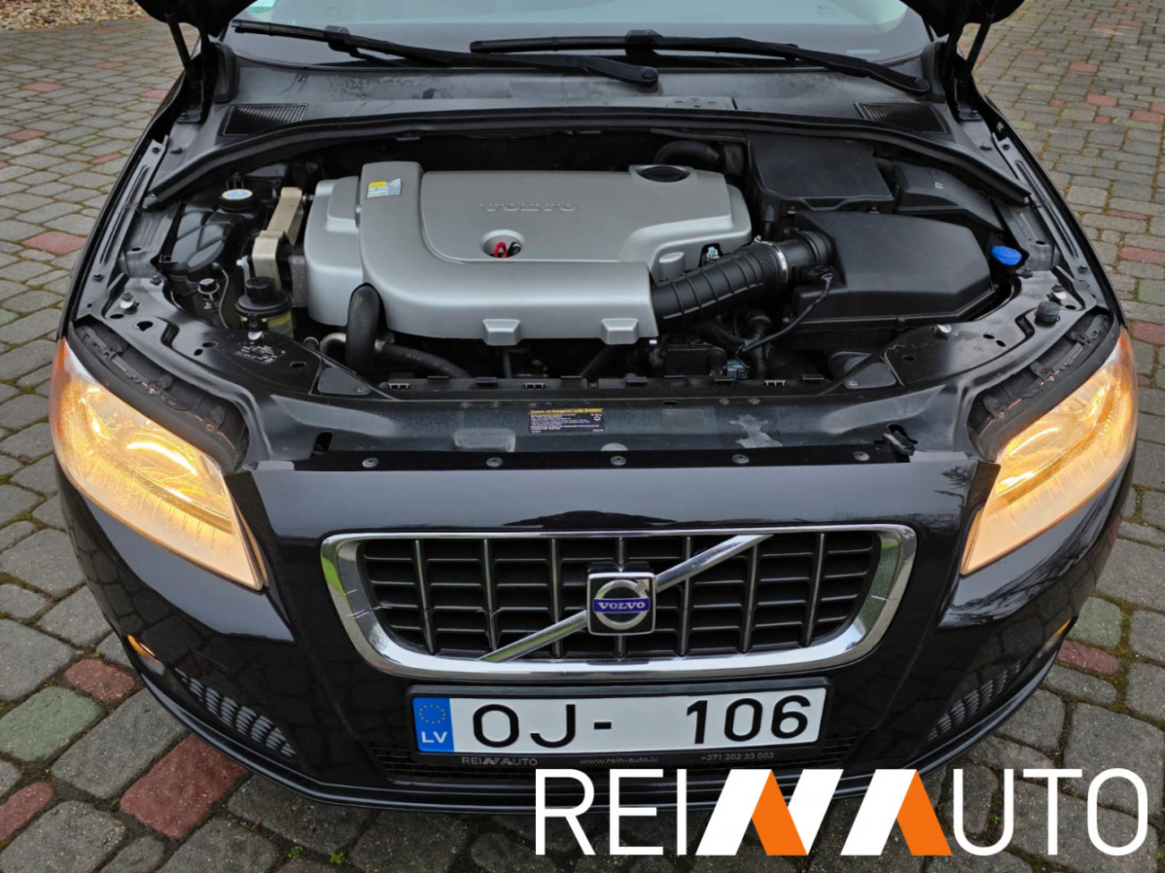 Volvo V70 Momentum D5