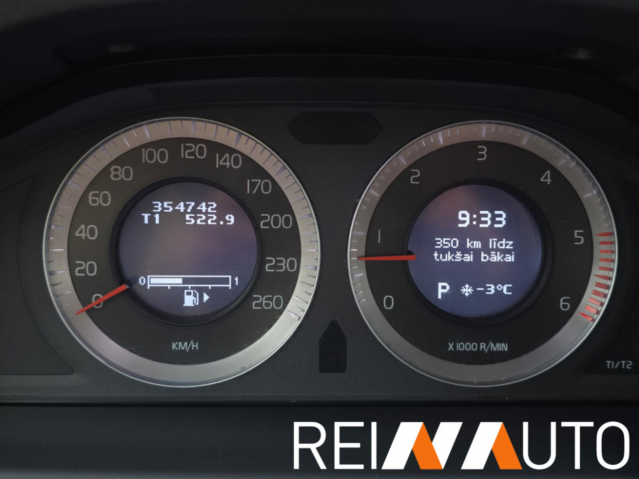 Volvo V70 Summum Cherry