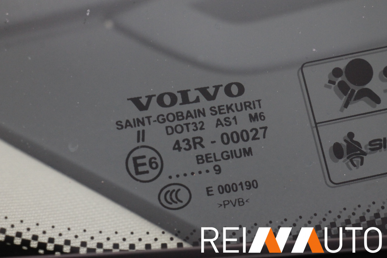Volvo XC60 Momentum Grijs