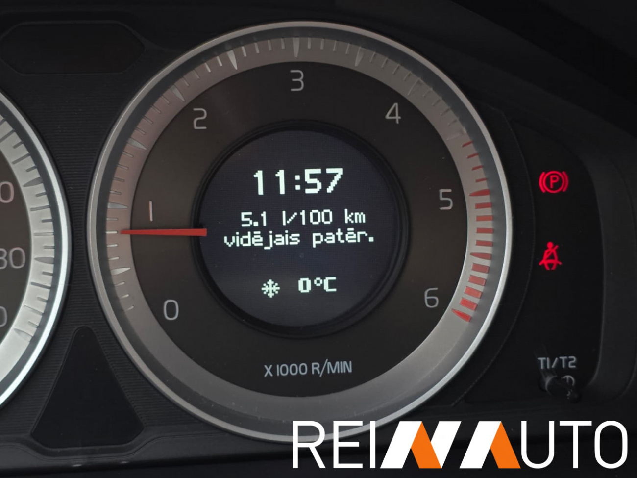 Volvo V70 Momentum D3