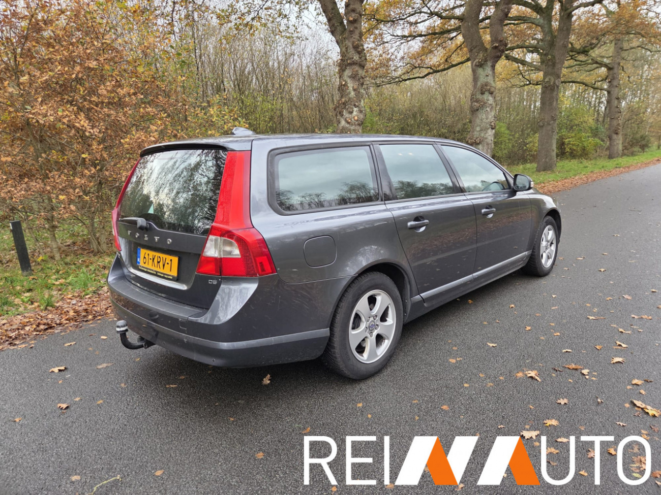 Volvo V70 Momentum Grijs