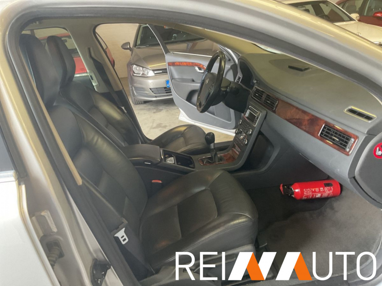 Volvo V70 D5 Silver Summum