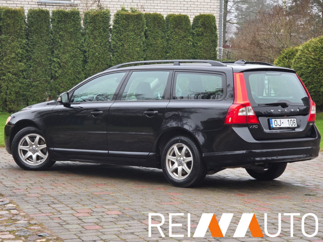 Volvo V70 Momentum D5