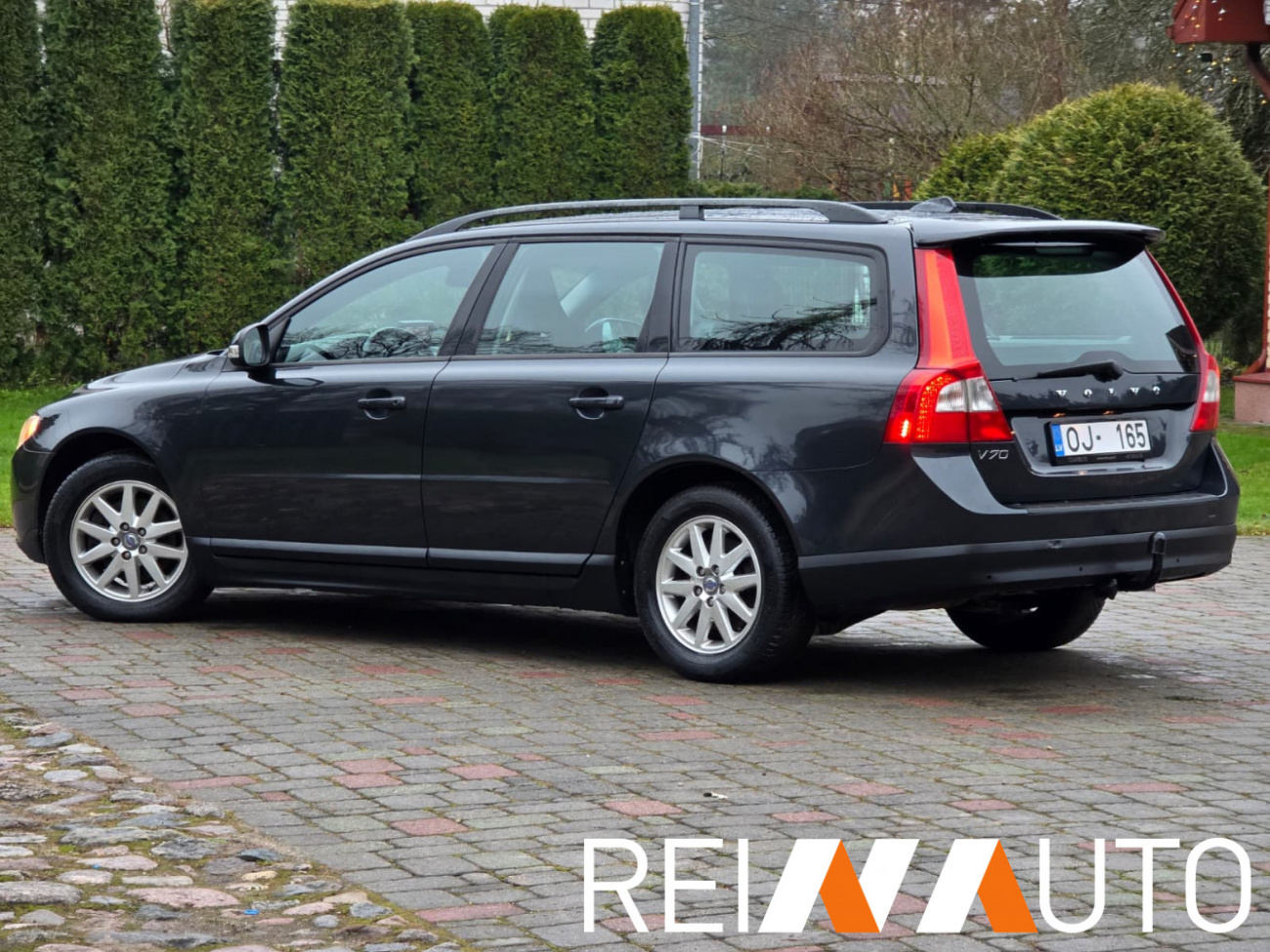 Volvo V70 Momentum D5