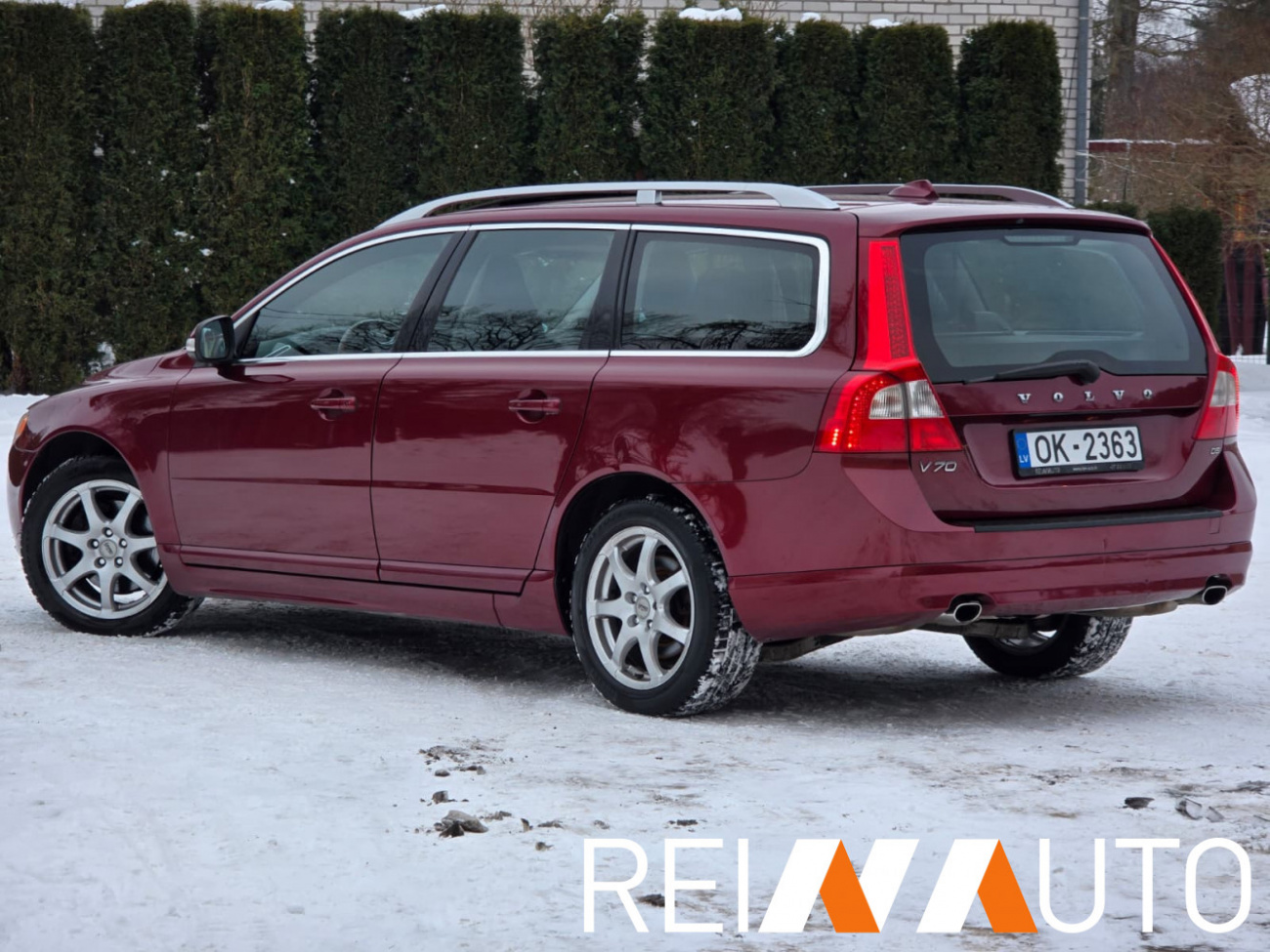 Volvo V70 Summum Cherry