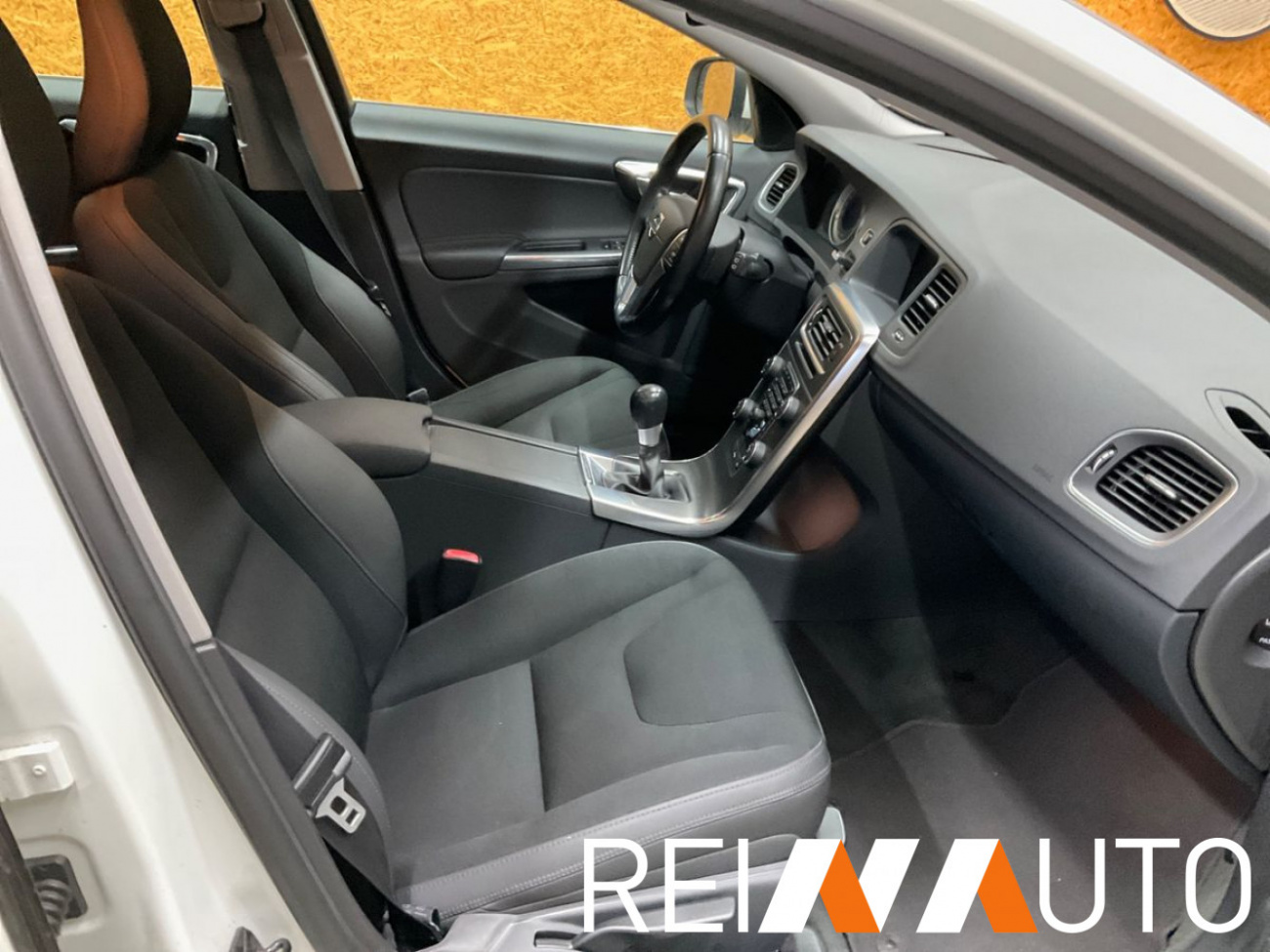 Volvo V60 D4 Momentum