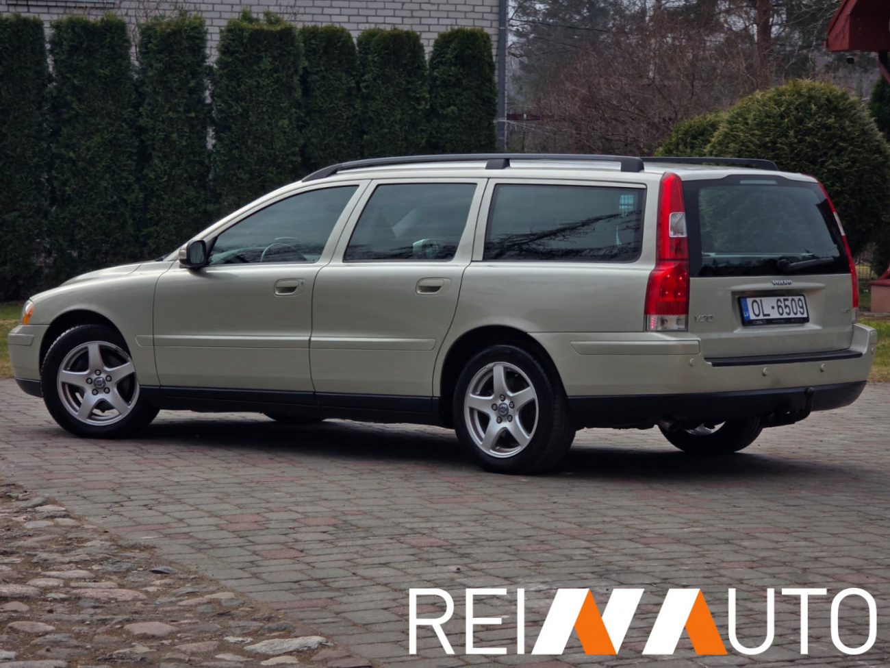 Volvo V70 Willow Green