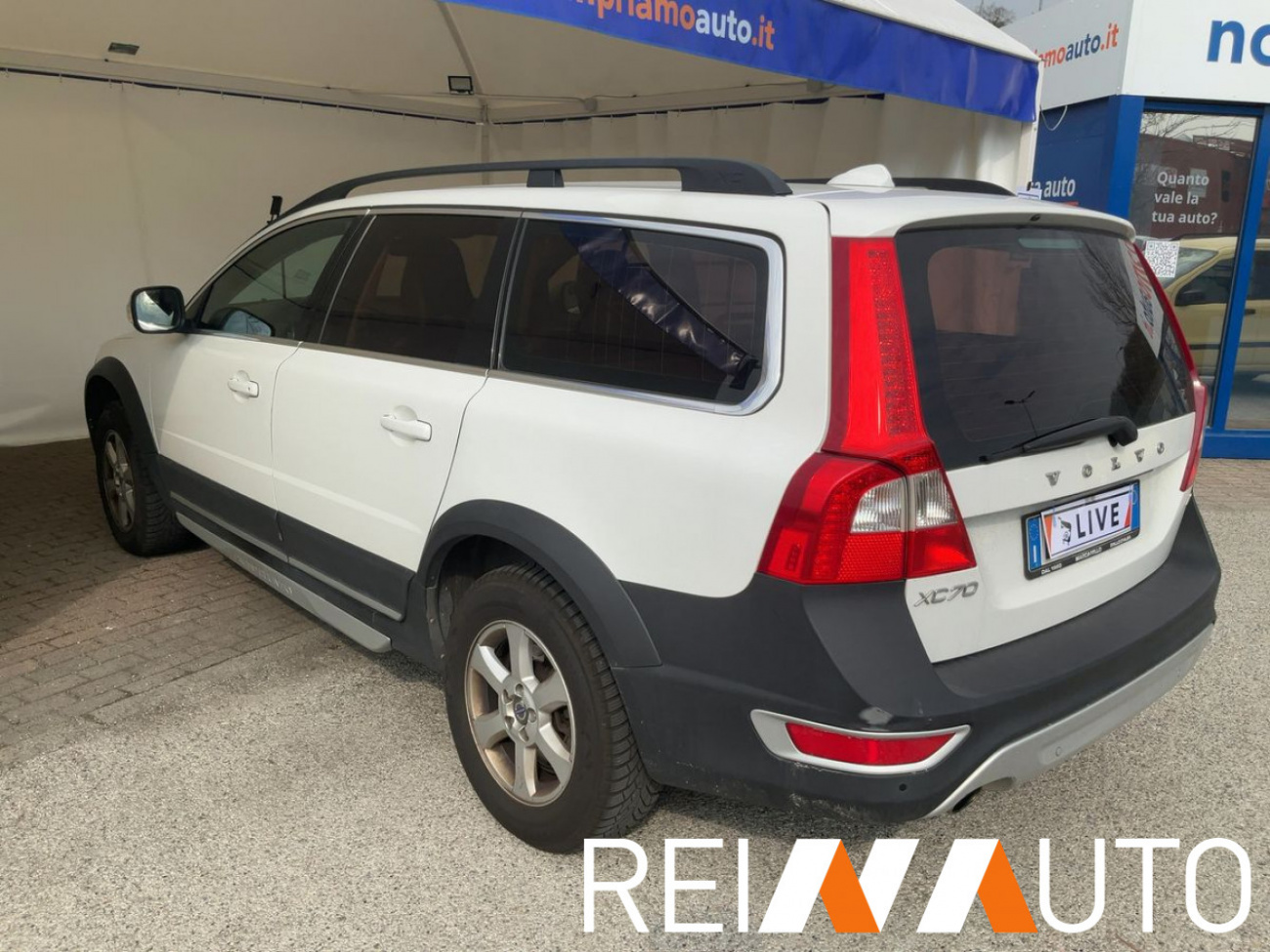 Volvo XC70 Momentum Awd Weiss