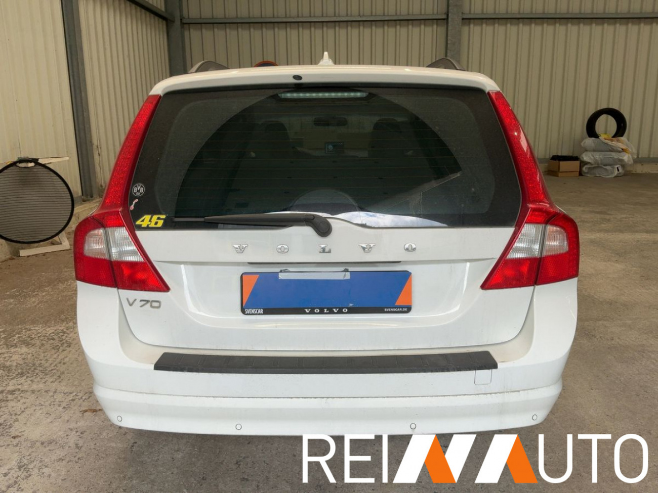 Volvo V70 Momentum Weiss