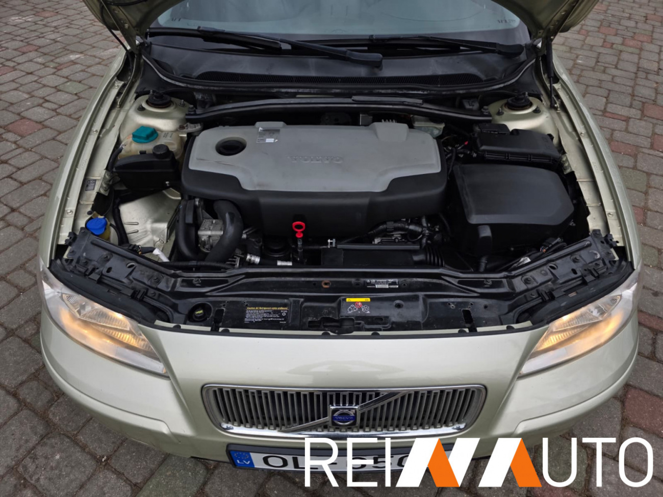 Volvo V70 Willow Green