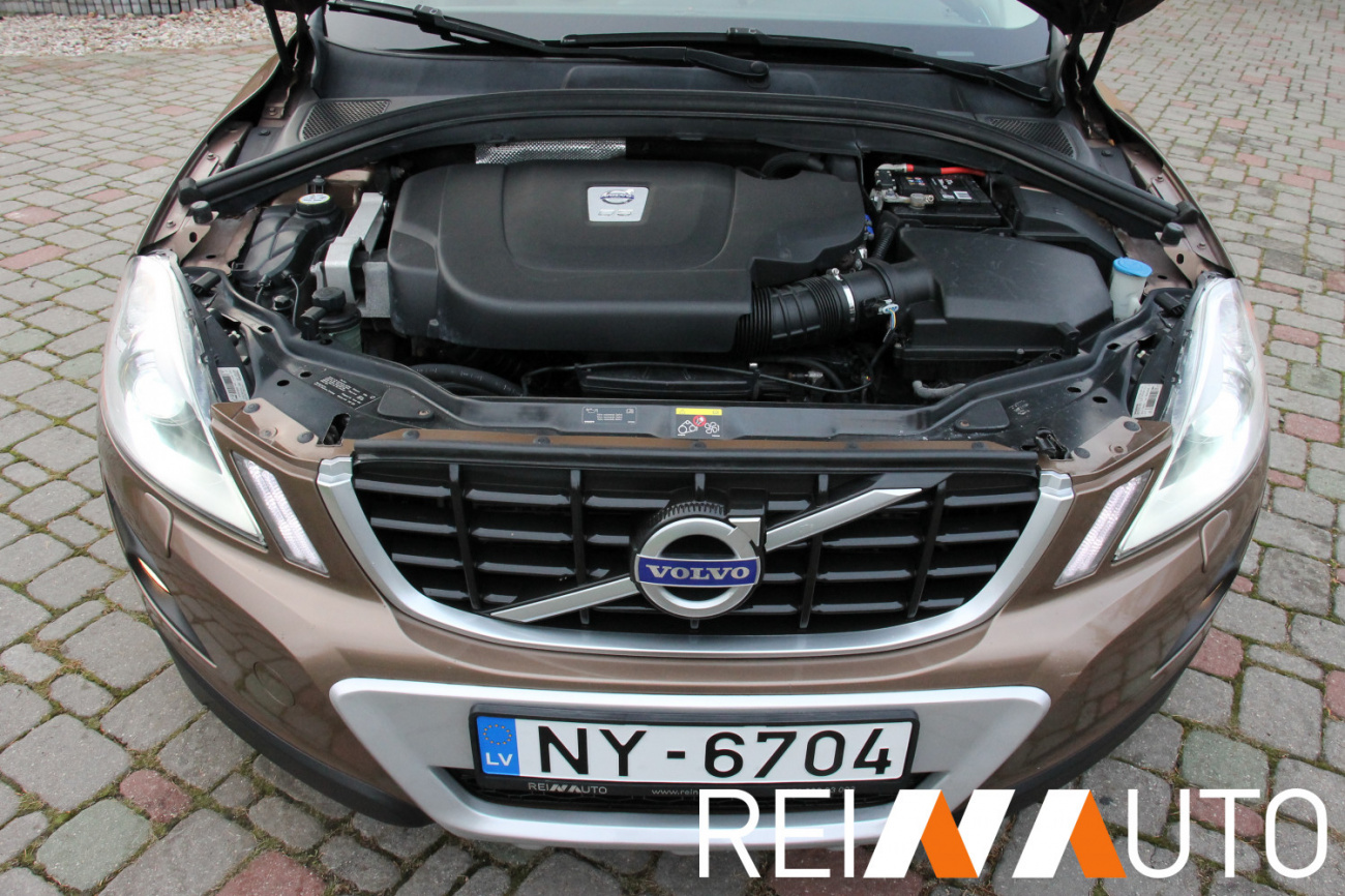 Volvo XC60 Summum D5