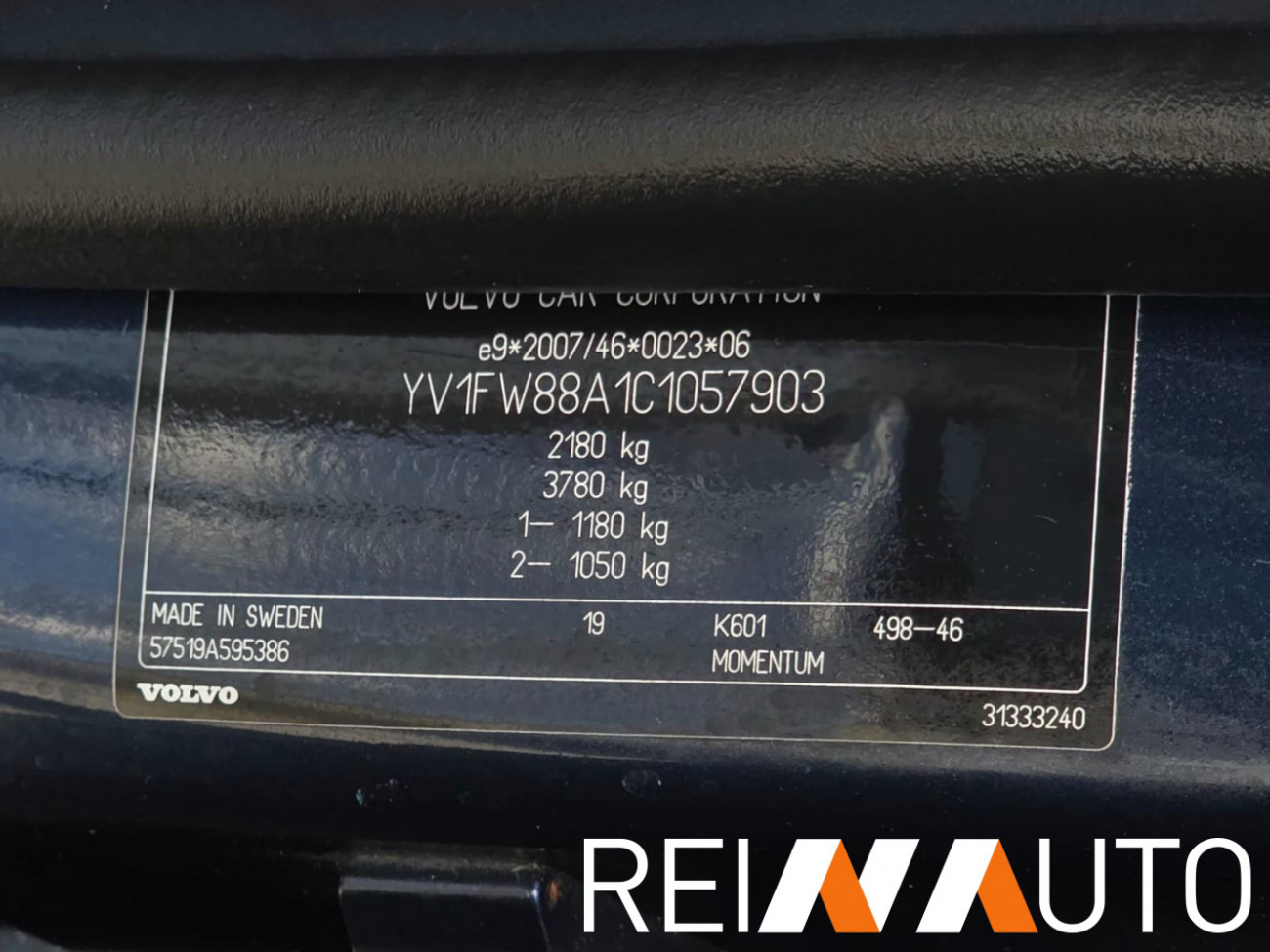 Volvo V60 Momentum D4