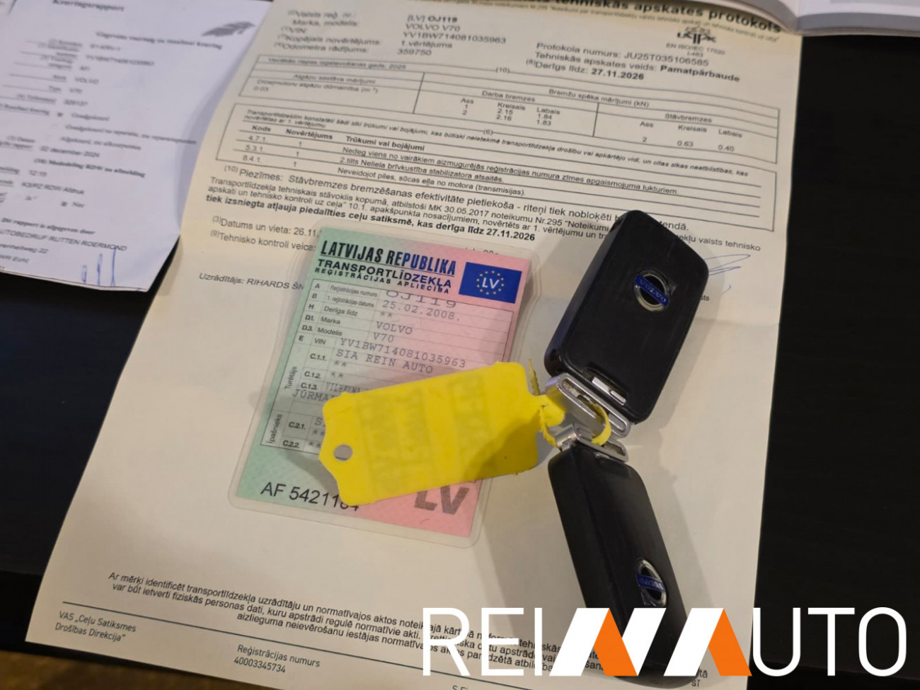 Volvo V70 Momentum Grijs