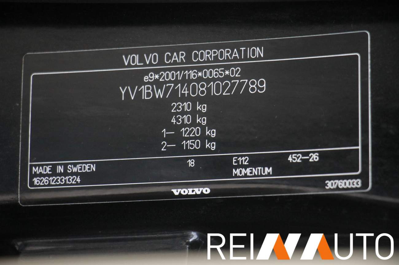Volvo V70 D5 Momentum Black